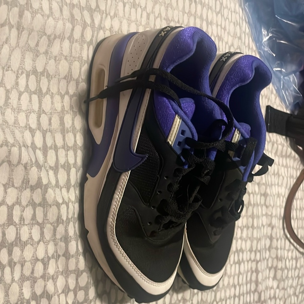 Black, purple & white Air Max Nike